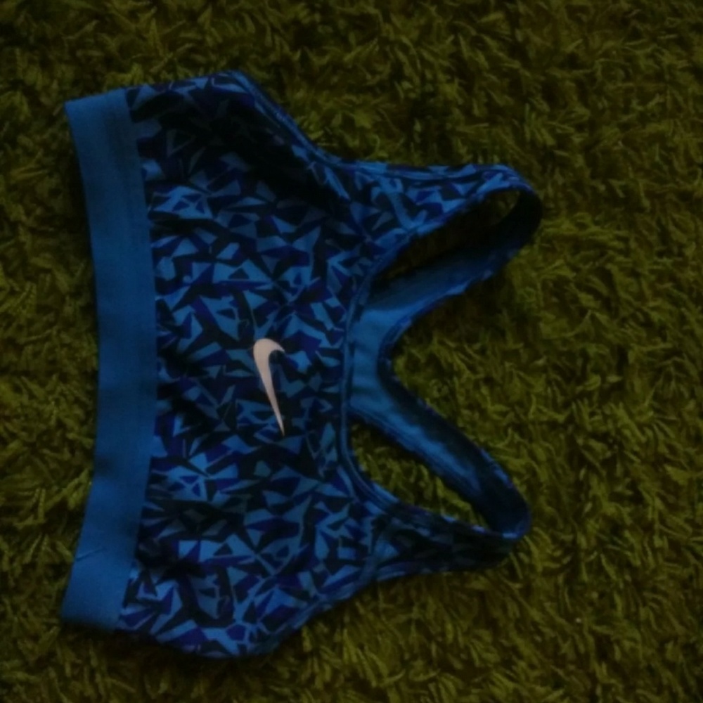 Nike XS dryfit sports bra